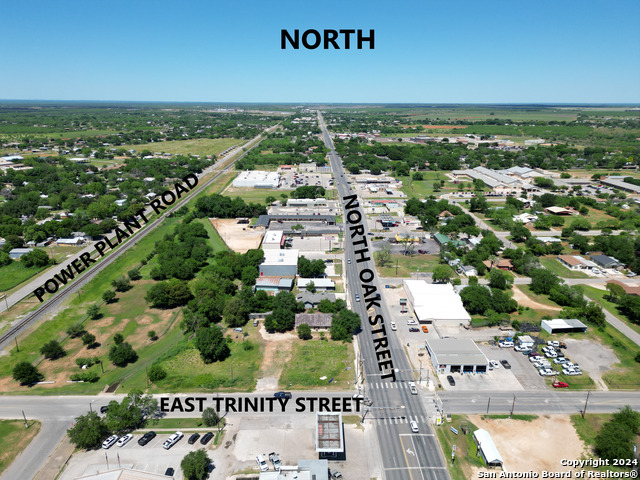 Image 4 of 10 For 309 Oak N