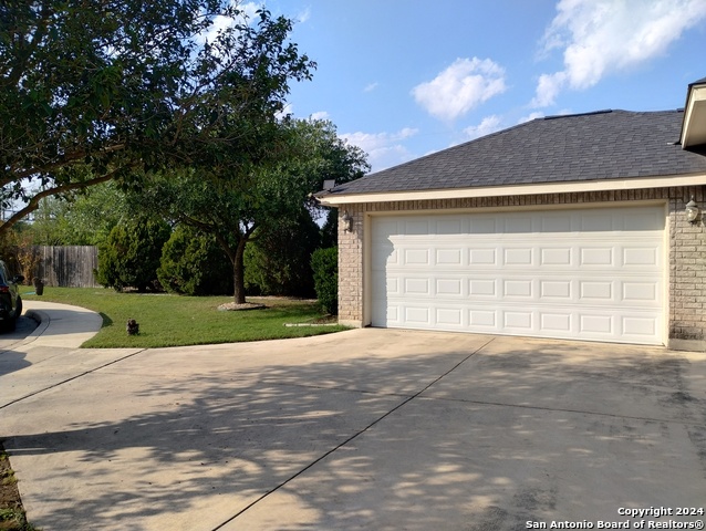 Image 3 of 22 For 10418 Alsfeld Ranch