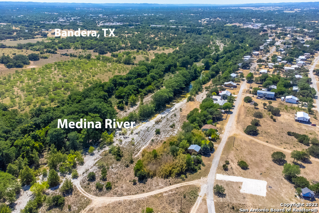 Details for 633 Enchanted River, Bandera, TX 78003