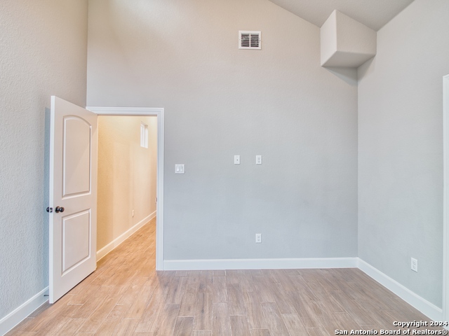Image 16 of 50 For 2202 Virginia Blvd  1