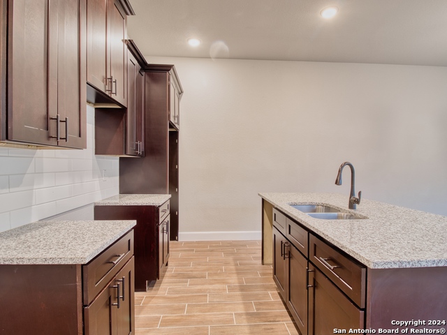 Image 6 of 50 For 2202 Virginia Blvd  1