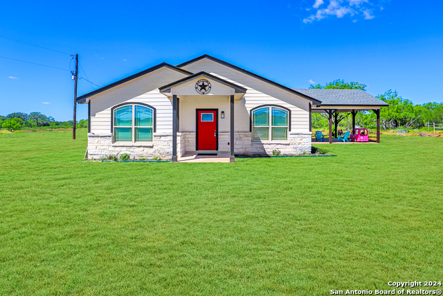 Details for 705 County Road 2645, Moore, TX 78057