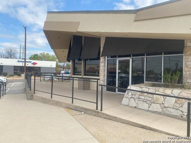 Listing photo id 9 for 3400 San Pedro