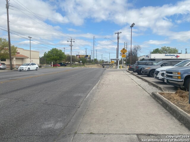 Listing photo id 10 for 3400 San Pedro