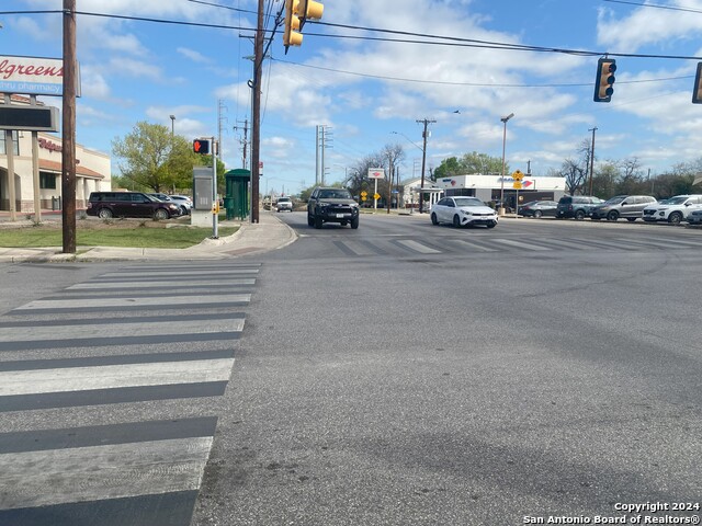 Listing photo id 19 for 3400 San Pedro