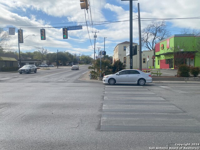 Listing photo id 21 for 3400 San Pedro