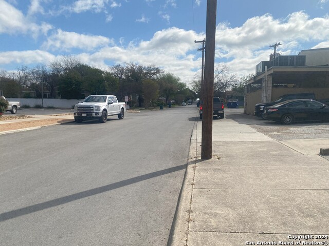 Listing photo id 25 for 3400 San Pedro