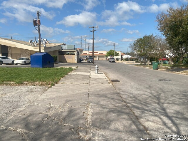 Listing photo id 26 for 3400 San Pedro