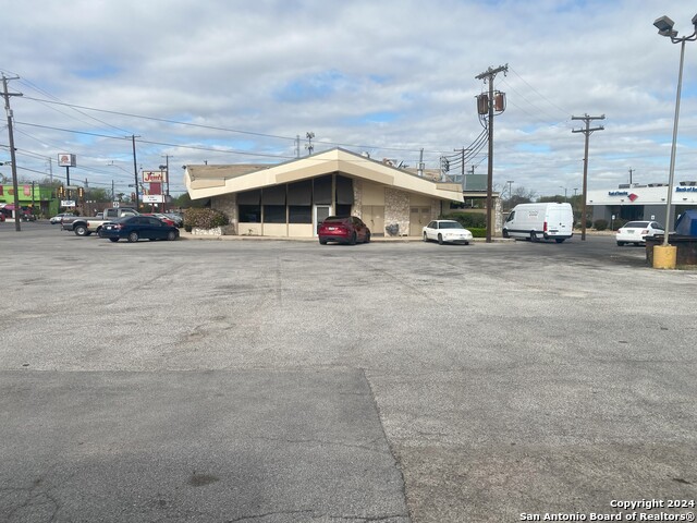 Listing photo id 1 for 3400 San Pedro