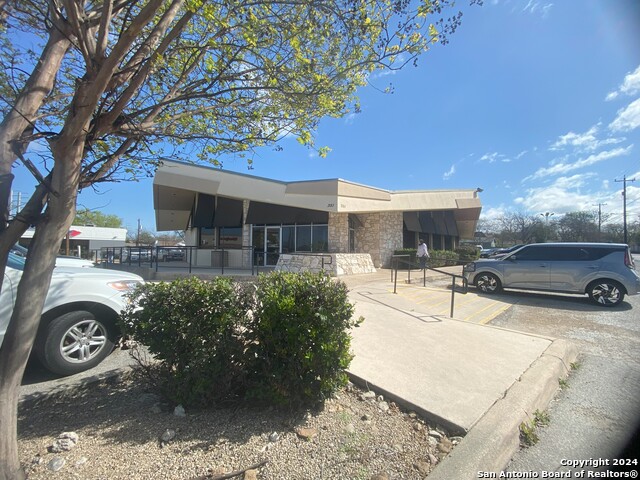 Listing photo id 28 for 3400 San Pedro