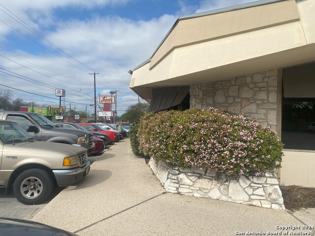 Listing photo id 5 for 3400 San Pedro