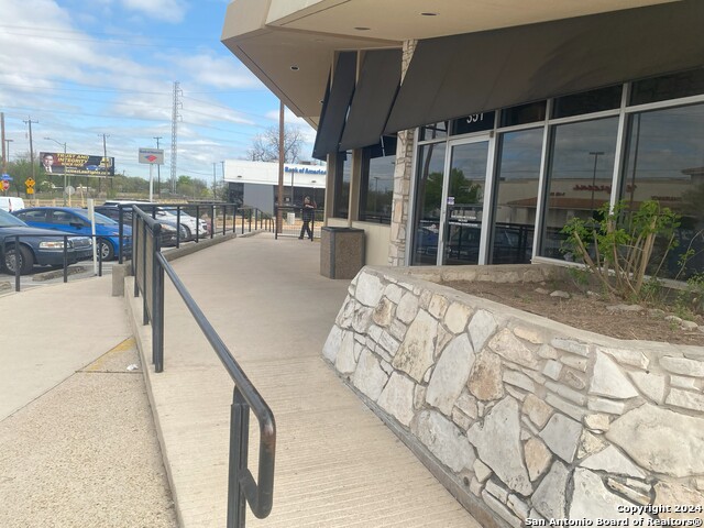 Listing photo id 7 for 3400 San Pedro