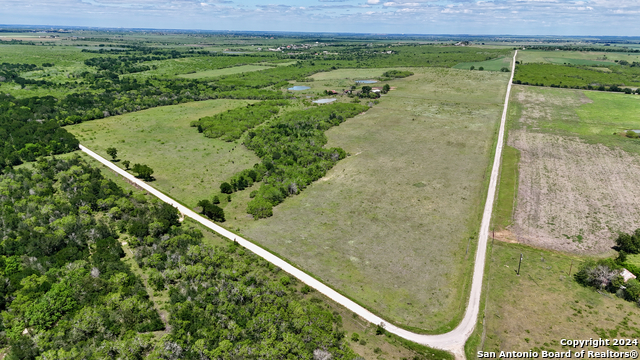 Listing photo id 2 for 1835 Lehmann Rd