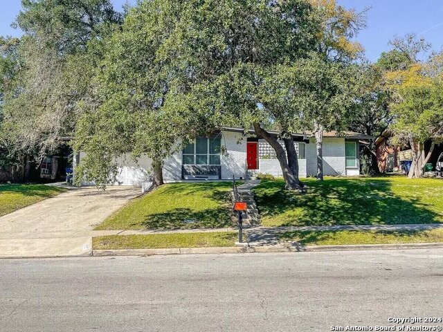 Image 3 of 33 For 10707 Cedar Elm