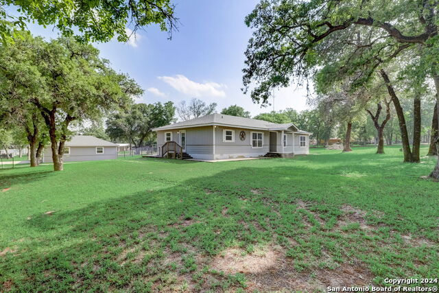 Details for 285 Oak Hollow Dr, La Vernia, TX 78121