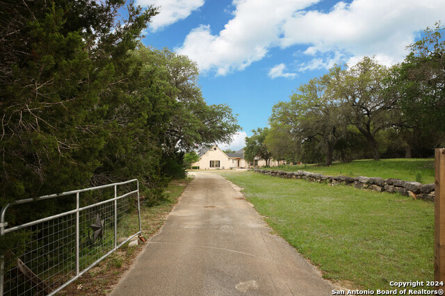 Image 9 of 58 For 231 Kreutzberg Rd