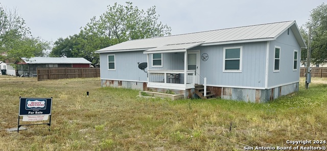 Details for 301 Price St S, Rocksprings, TX 78880