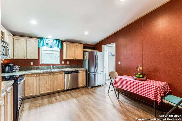 Listing photo id 24 for 105 Feather Hill Rd