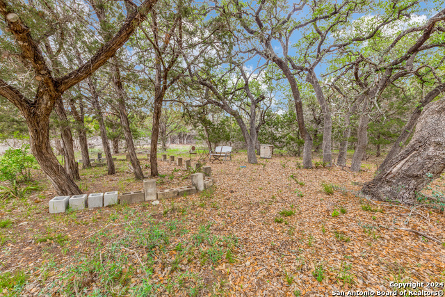 Listing photo id 38 for 105 Feather Hill Rd