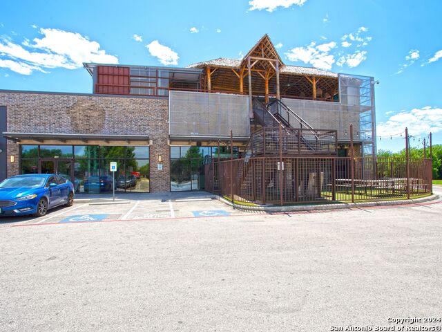 Listing photo id 0 for 7280 Utsa Blvd  109