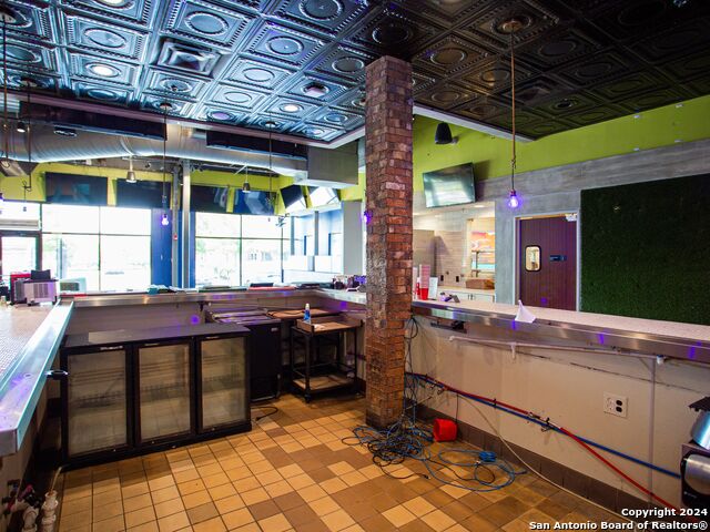 Listing photo id 20 for 7280 Utsa Blvd  109