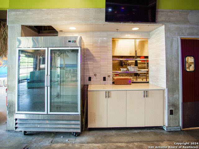 Listing photo id 22 for 7280 Utsa Blvd  109