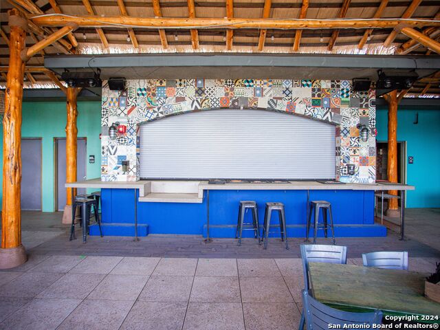 Listing photo id 34 for 7280 Utsa Blvd  109