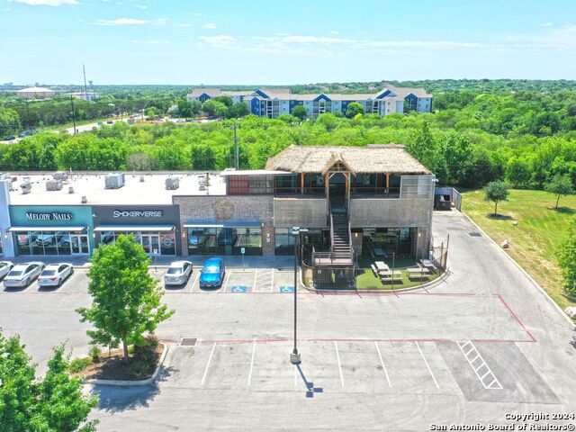 Listing photo id 3 for 7280 Utsa Blvd  109