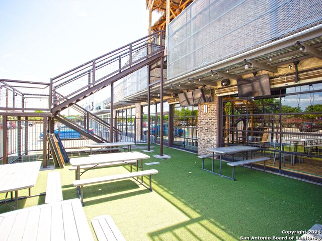 Listing photo id 7 for 7280 Utsa Blvd  109