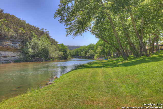 Image 33 of 43 For 540 River Run  110