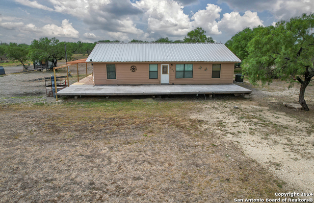 Details for 561 Windmill Rd, Uvalde, TX 78801