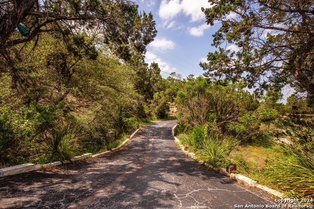 Image 33 of 44 For 1078 Hillside View