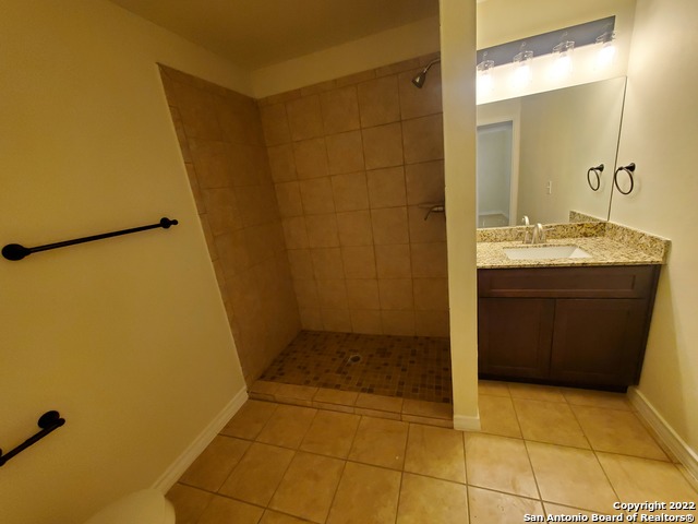 Listing photo id 6 for 7539 Dixon Rd W 3