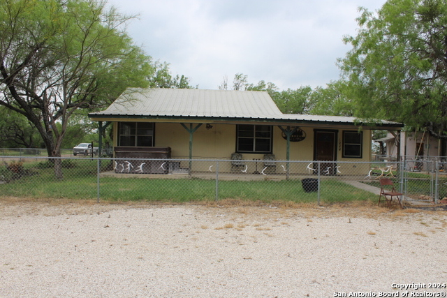 Details for 128 Texas St, Fowlerton, TX 78021