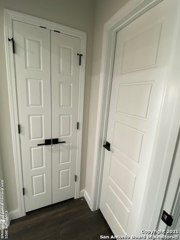 Image 18 of 26 For 716 Florida St