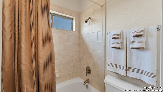 Image 33 of 44 For 224 Windwood Cir