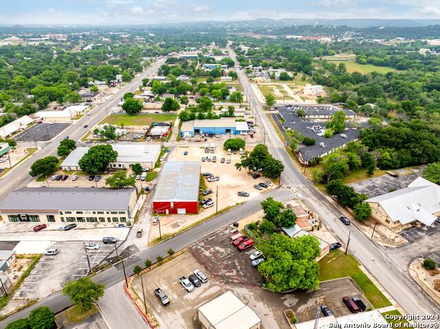 Listing photo id 13 for 1100 Water St