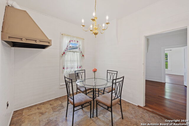 Image 12 of 14 For 1020 Poplar St W