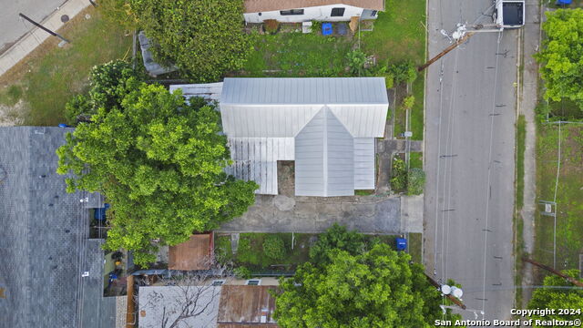 Image 13 of 14 For 1020 Poplar St W