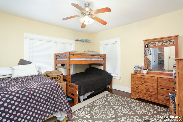 Image 15 of 29 For 511 Devine St