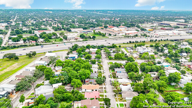 Image 26 of 29 For 511 Devine St