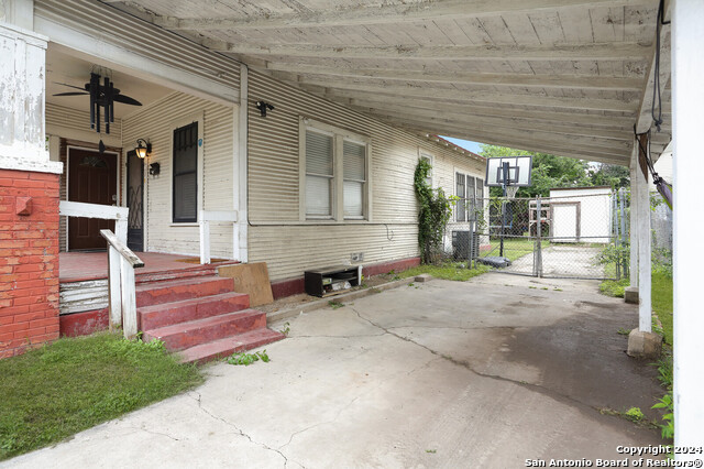 Image 5 of 29 For 511 Devine St