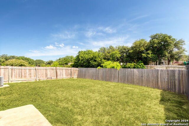 Image 18 of 19 For 6724 Meadow Ash