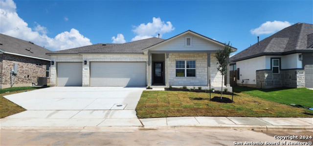 Details for 200 Canyon Live Oak, Seguin, TX 78155