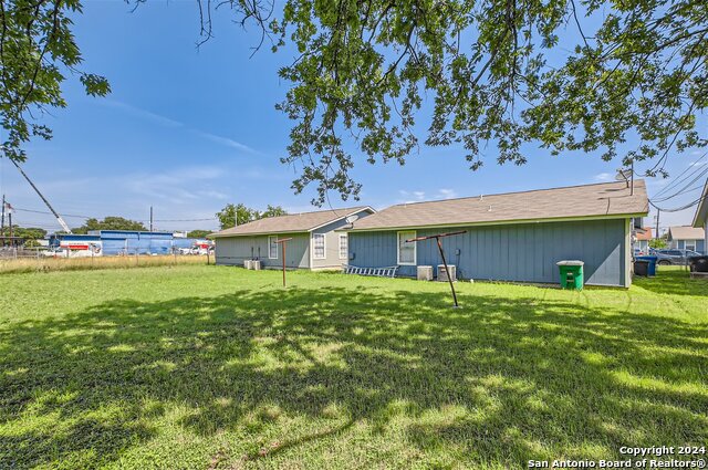 Image 21 of 22 For 816 Olmos Dr W