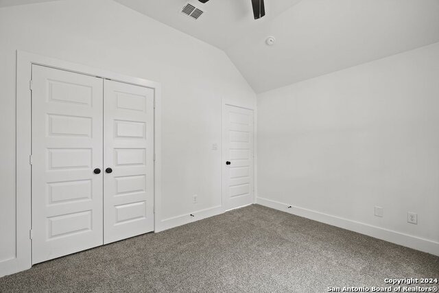 Listing photo id 20 for 2 Stepping Stone Ct