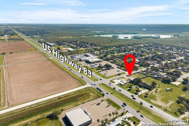 Listing photo id 3 for 704 Expressway 83