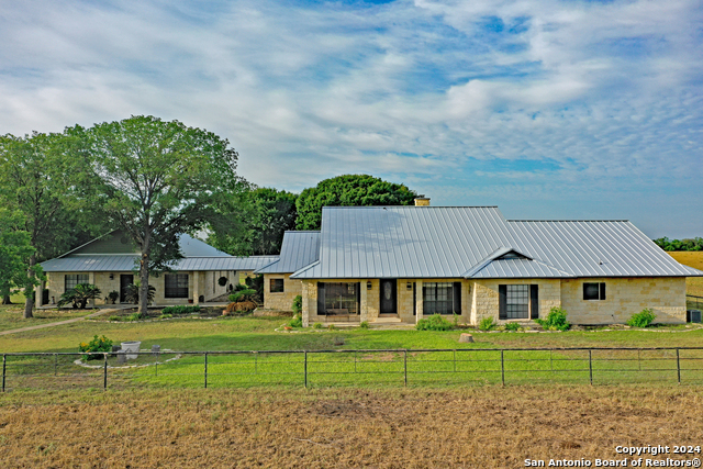 Details for 700 County Road 544, Hondo, TX 78861