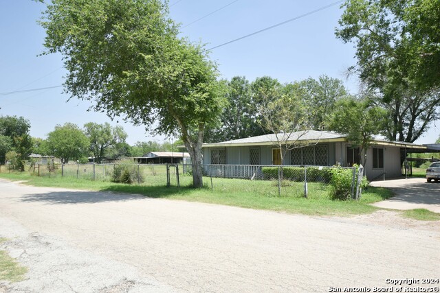 Details for 210 County Road 744, Yancey, TX 78886