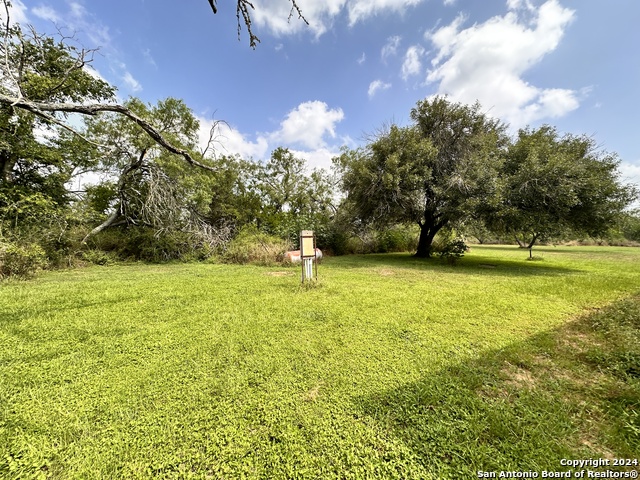 Listing photo id 9 for 4020 Odaniel Rd